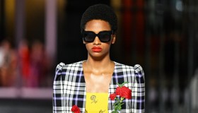 Dai fiori alle righe, le fantasie di tendenza per accendere il guardaroba della primavera 2026