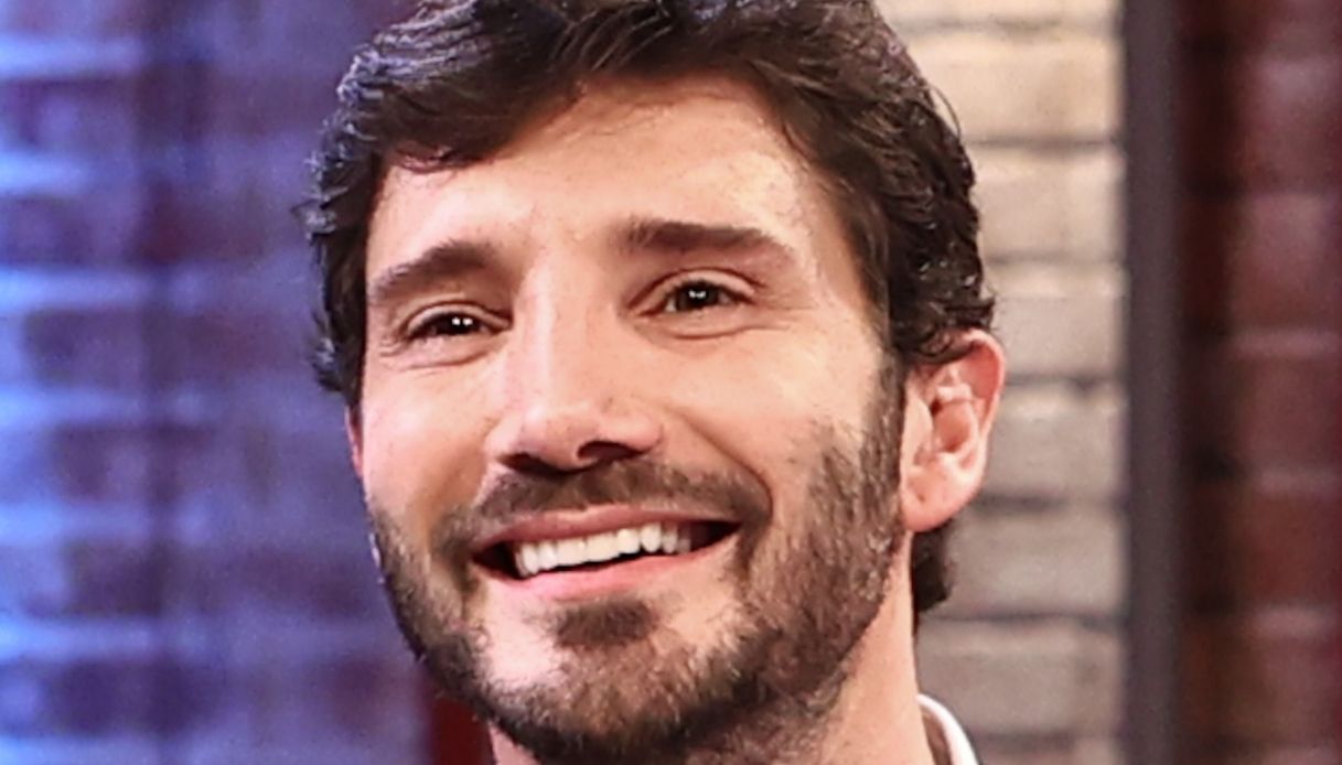 Stefano De Martino pronto per Sanremo 2027. Le prime parole dopo il passaggio di testimone Stefano De Martino pronto per Sanremo 2027. Le prime parole dopo il passaggio di testimone