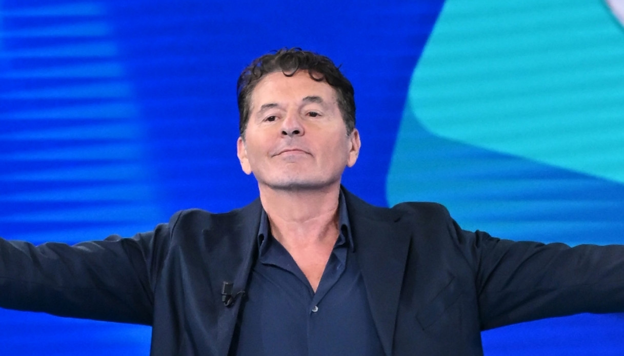 Teo Mammucari a rischio, Mara Venier lo vuole fuori da Domenica In: cos’è successo Teo Mammucari a rischio, Mara Venier lo vuole fuori da Domenica In: cos’è successo