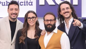 Stasera a letto tardi, anticipazioni del 3 marzo: i The Jackal accolgono Carlo Conti