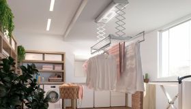 Così, dal Giappone, è arrivata la soluzione salvaspazio per stendere panni. Si chiama Yokushitsu Kansouki e ti fa dire addio ad asciugatrice e stendini