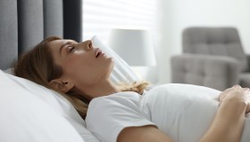 Apnee ostruttive nel sonno o OSAS, chi rischia di più e perché sono pericolose