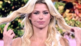 Camila Giorgi incinta a Verissimo scopre il sesso del bebè: “È un maschio”