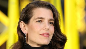 Charlotte Casiraghi, fata verde con dettaglio intrigante alla Paris Fashion Week