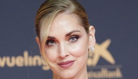 Chiara Ferragni vola ai Goya Awards e firma uno dei look più sofisticati di sempre