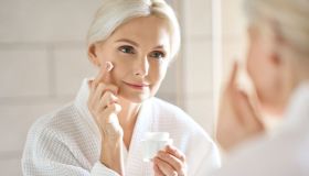 Ha un effetto levigante e rivitalizzante. La crema viso al tartufo e tè nero già diventata best seller