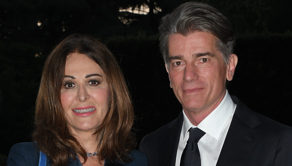 Santanchè, le rose rosse del fidanzato Dimitri Kunz dopo le dimissioni: "Nuovi progetti insieme"