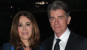 Santanchè, le rose rosse del fidanzato Dimitri Kunz dopo le dimissioni: “Nuovi progetti insieme”