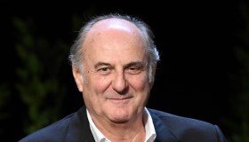 La Ruota della Fortuna, Gerry Scotti punzecchia Can Yaman: “A Sanremo sembrava uno sgombro”
