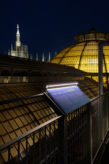 cupola della galleria vittorio emanuele illuminata vista dalla highline milano
