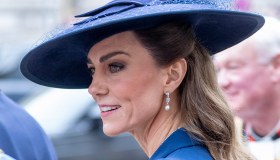 Kate Middleton, inchino a Re Carlo ma adombra la Regina Camilla