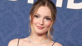 Colori pastello e allure eterea: ecco il make up da copiare ora se sei in fissa con Bridgerton