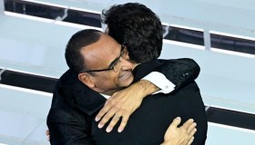 Sanremo 2026, le pagelle della finale: Conti si scioglie (7), De Martino fa la storia (10+), Cardinaletti impeccabile (8)