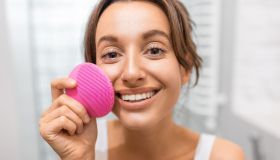 Spazzola elettrica per la pulizia del viso. Tra questi modelli in offerta c’è il tuo nuovo alleato per la skincare