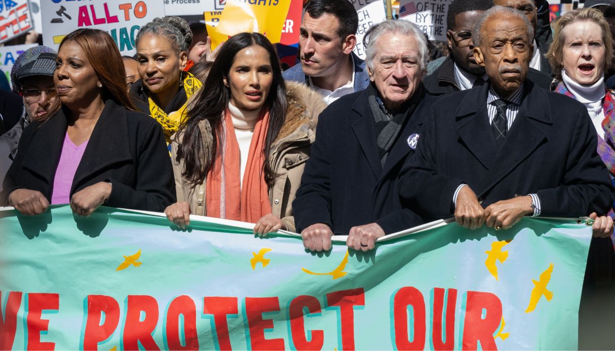 Le star di Hollywood si uniscono alla protesta No Kings