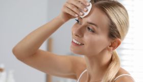 Perché dovresti usare il Glycolic Acid 7% Exfoliating di The Ordinary: 5 modi inaspettati che faranno del tonico il tuo must have