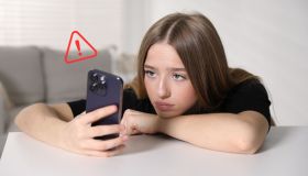 Memoria sempre piena? La chiavetta che svuota lo smartphone in due minuti (e costa pochissimo)