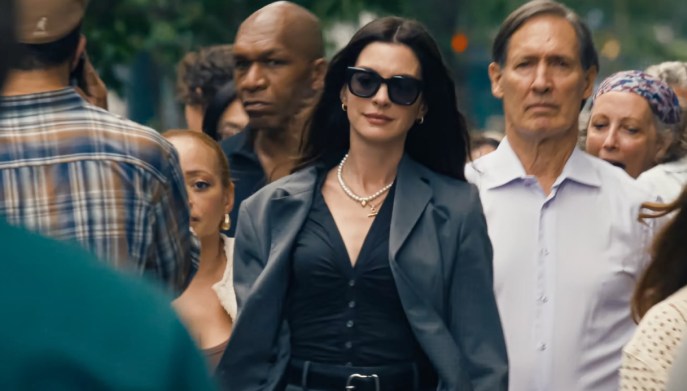 La collana di perle &egrave; ancora il gioiello pi&ugrave; chic di tutti, parola di Andy Sachs: indossala come Anne Hathaway ne "Il diavolo veste Prada 2"