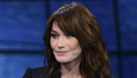 Carla Bruni senza trucco in tribunale: la scelta per il processo al marito