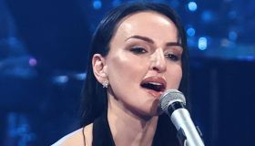 Canzonissima, le pagelle della quinta puntata: Arisa si emoziona e dimentica una strofa (9), Balivo scatenata (7)