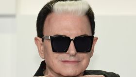 Malgioglio festeggia “18 anni” ad Amici: “Andrò al ballo delle debuttanti”. Poi il grazie a Maria