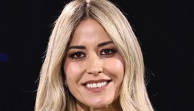 Elena Santarelli a Belve ci insegna come indossare il top bianco