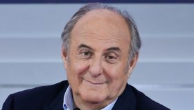 Battute infelici e scuse pubbliche: il caso Scotti racconta la tv di oggi