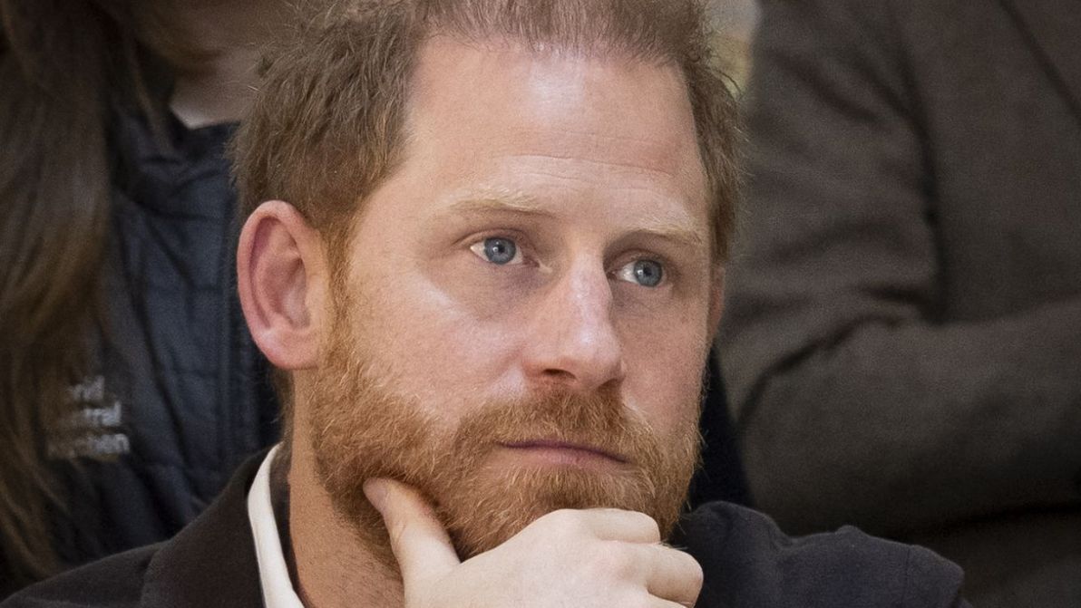 Re Carlo chiama Harry: l’accordo prima del viaggio in Australia con Meghan Markle