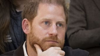 Re Carlo chiama Harry: l’accordo prima del viaggio in Australia con Meghan Markle