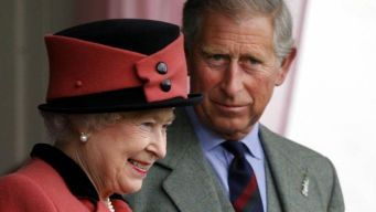 I 100 anni della Regina Elisabetta, il discorso commovente di suo figlio Carlo