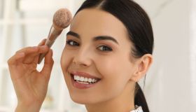 Come pulire i pennelli sporchi di make up? La soluzione è un dispositivo mini (e low cost)