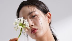 Arriva dalla Corea la nuova tendenza in fatto di skincare. Si chiama cloud cream ed è la crema effetto nuvola che il tuo viso amerà