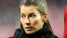 Marie-Louise Eta fa la storia del calcio mondiale: prima allenatrice donna nei top 5 campionati europei