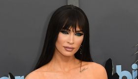 Megan Fox taglia i ponti con l’ex marito e si mostra senza veli sui social