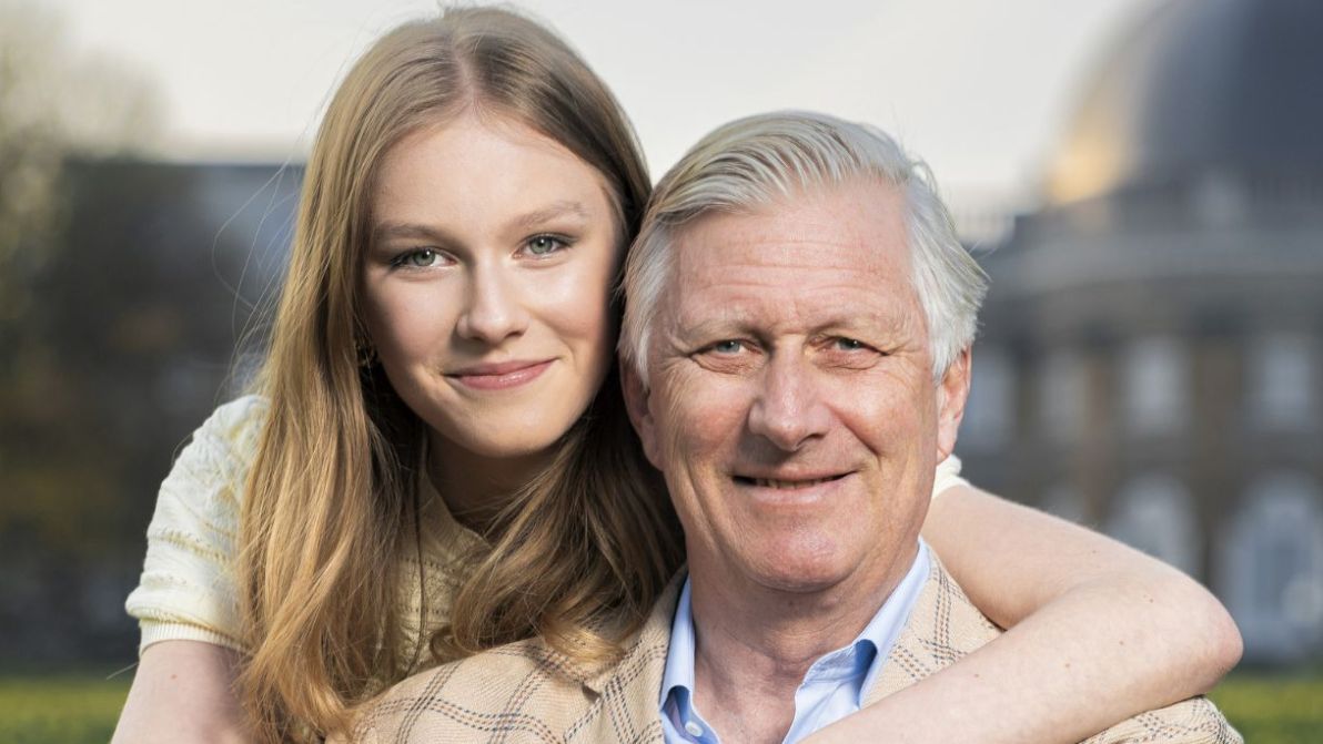 Eleonora del Belgio compie 18 anni, lo splendido debutto in abito bicolor