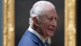 Re Carlo, un invito speciale in aiuto di Beatrice ed Eugenia di York