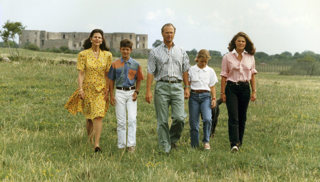 Silvia e Carlo Gustavo di Svezia con i figli nel 1994