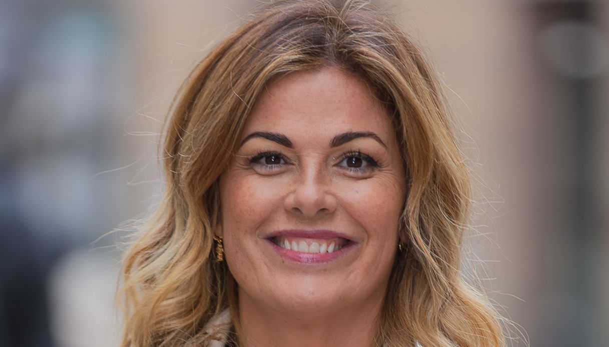 amici 25 vanessa incontrada e luca laurenti ospiti della quinta puntata del serale da Dilei.it amici 25 vanessa incontrada e luca laurenti ospiti della quinta puntata del serale