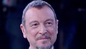 Serale di Amici 2026, le pagelle del 18 aprile: Amadeus protagonista (9), Maria De Filippi birichina (8), prof insopportabili (1)