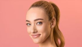 Baby hair? No grazie. Abbiamo trovato i segreti per domare i capelli ribelli