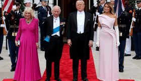 Re Carlo, cena alla Casa Bianca: Camilla scintilla senza tiara, Melania Trump divina