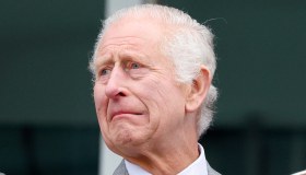 Re Carlo ne è terrorizzato: non sopporta di stare nella stessa stanza con loro