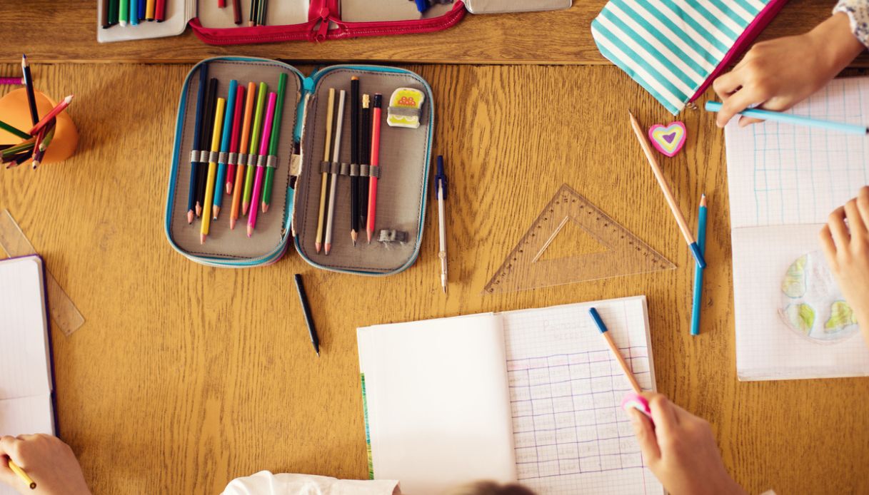 Scrivanie dei bambini e ragazzi