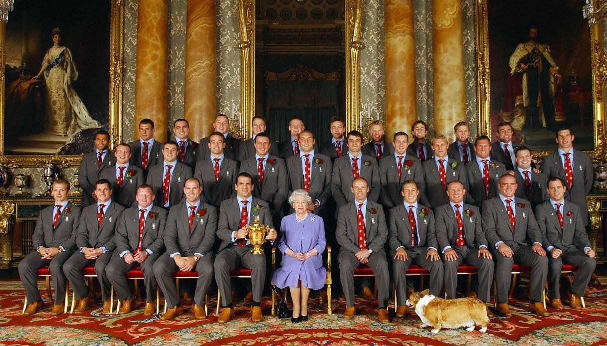 La passione per i corgi di Elisabetta II