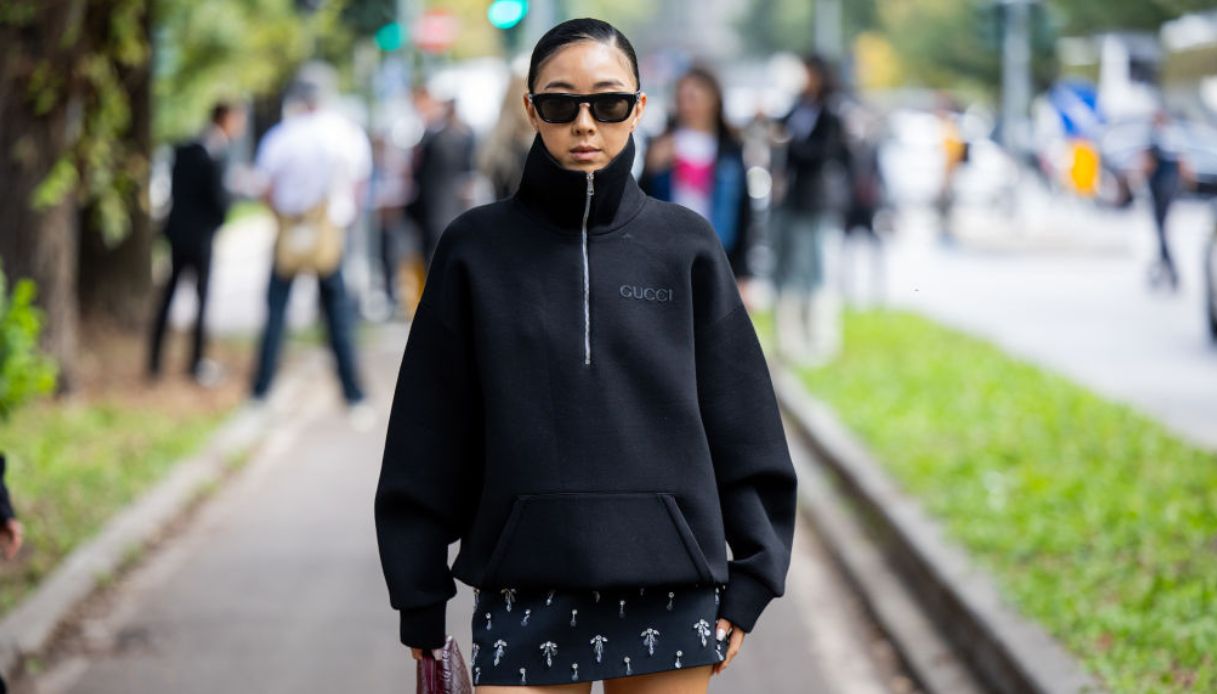 La felpa è tornata ad essere il capo iconic delle hit girls: 5 modelli perfetti per ogni occasione