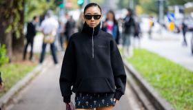 La felpa è tornata ad essere il capo iconic delle hit girls: 5 modelli perfetti per ogni occasione