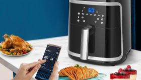 La friggitrice ad aria da 7 litri diventa smart. La programmi per la cena da smartphone e stai senza pensieri