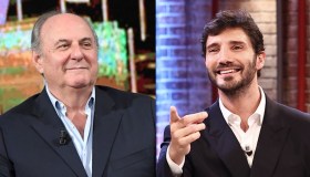 Ascolti tv del 19 aprile, De Martino e Scotti: la sfida continua