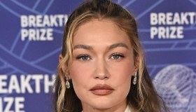Gigi Hadid, ritorno in grande stile: l’abito halter è di nuovo il must della stagione