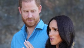 Re Carlo furioso, il complotto di Harry e Meghan Markle in Australia